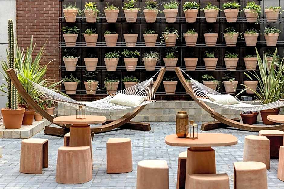 Bermonds Locke, Tower Bridge