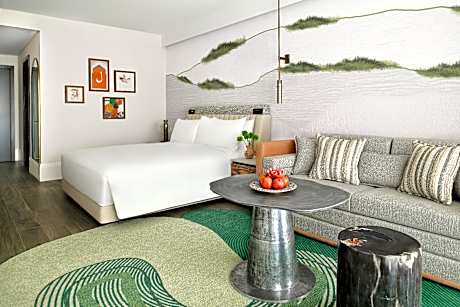 Standard King Room with Sofa Bed and Canyon View