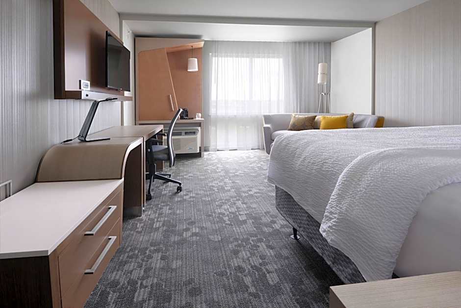 Courtyard by Marriott Dallas Plano/The Colony