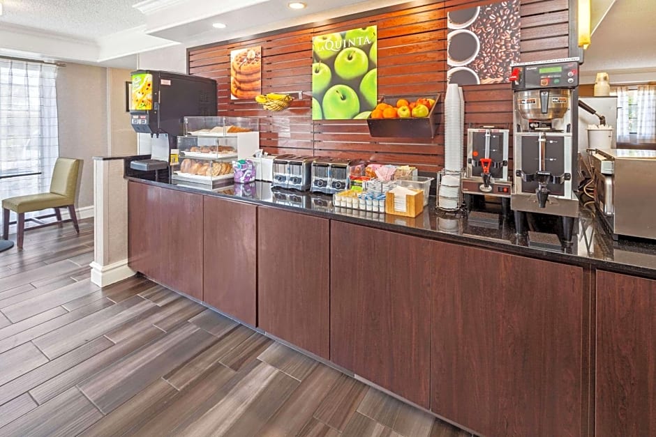 La Quinta Inn & Suites by Wyndham Ventura