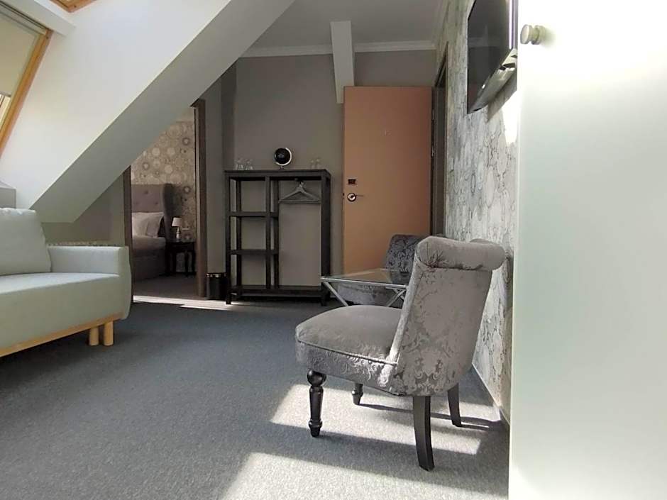 Váralja Home