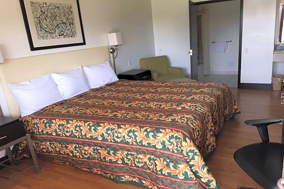 Economy Inn of Holland