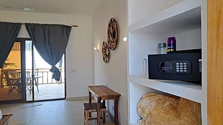 Apartment with Terrace - Annex