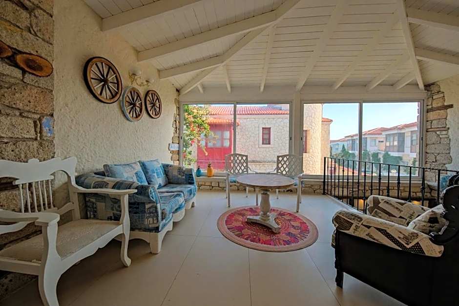 MorAnka Alaçatı
