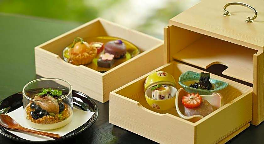 The Prince Kyoto Takaragaike, Autograph Collection