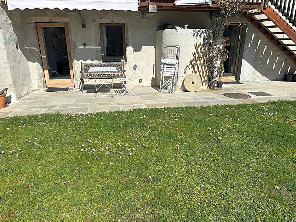 Dans hameau, près des pistes logement de plein pied au calme