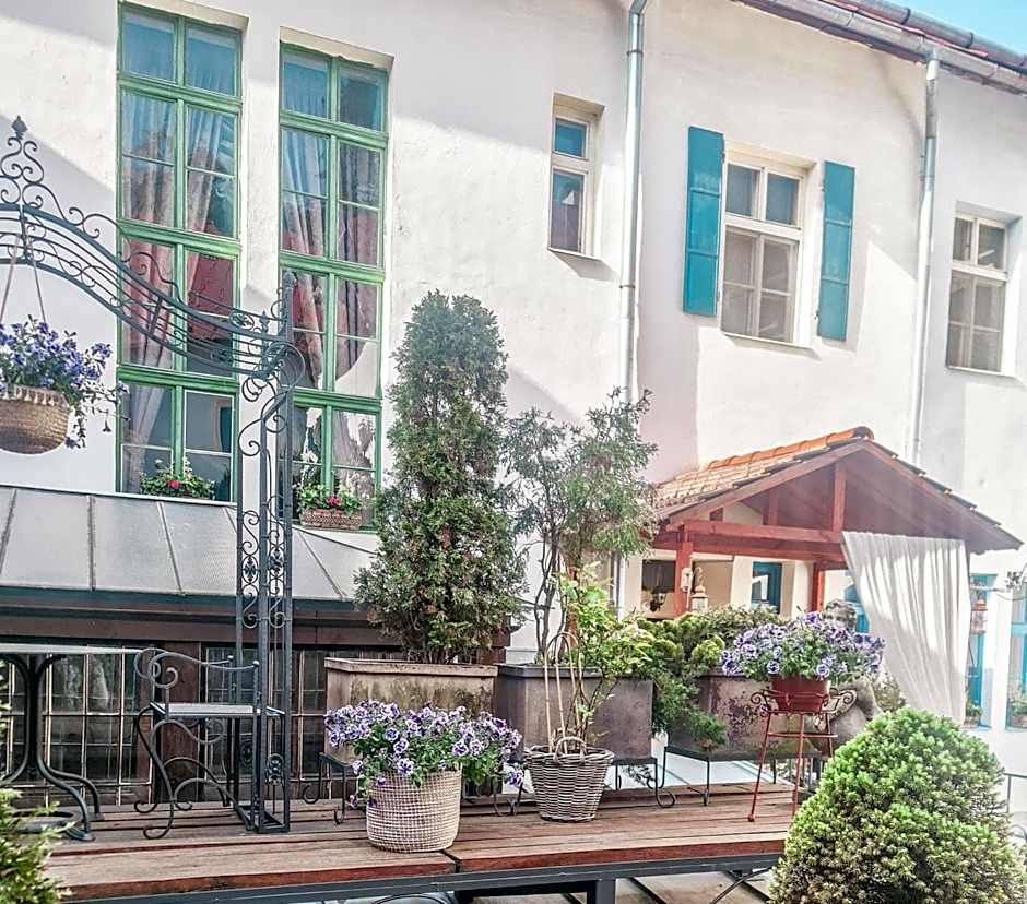 Divná pani Luxury Gallery Rooms
