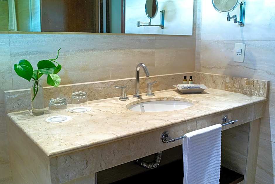 Las Lomas Casa Hotel