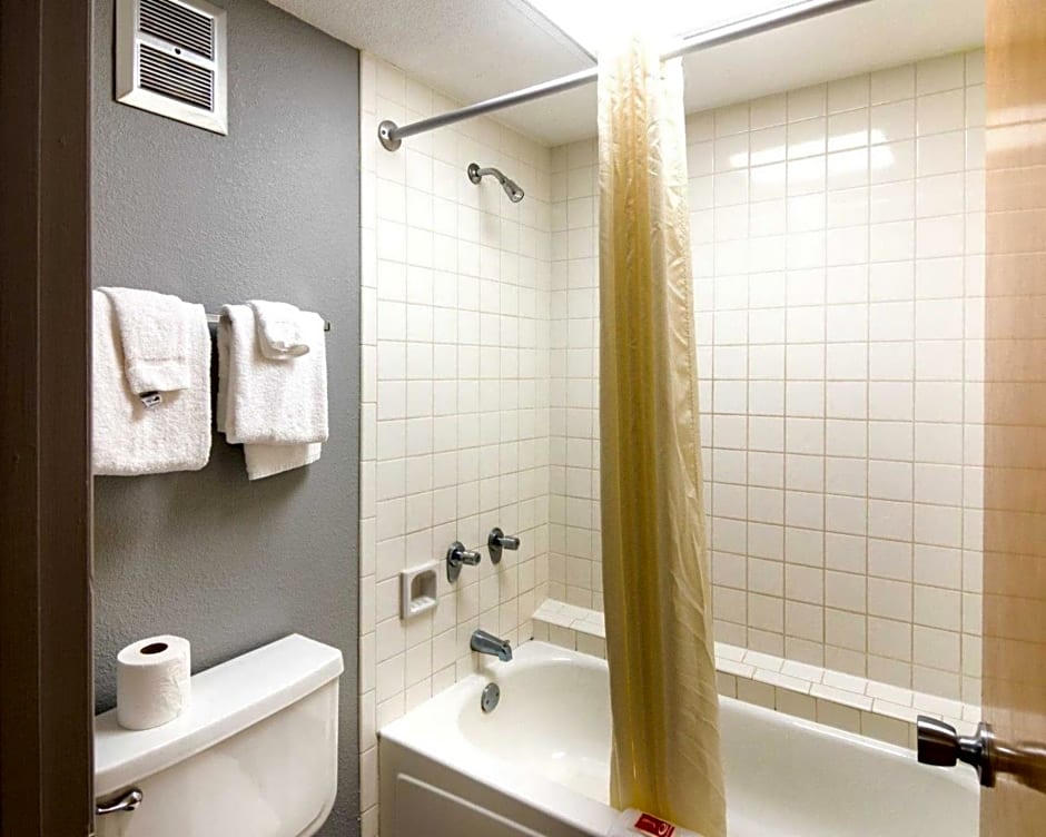 Econo Lodge Wichita Falls Downtown