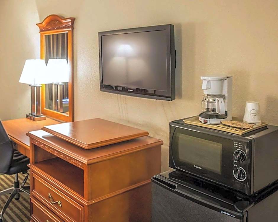 Econo Lodge Panama City