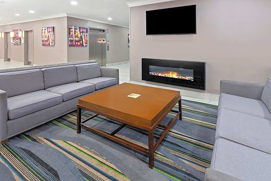 Holiday Inn Chicago/Oak Brook By IHG