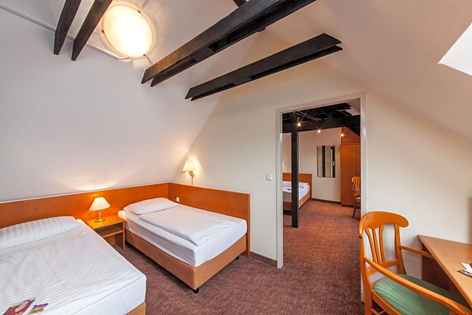 Hotel Ahl Meerkatzen Koln