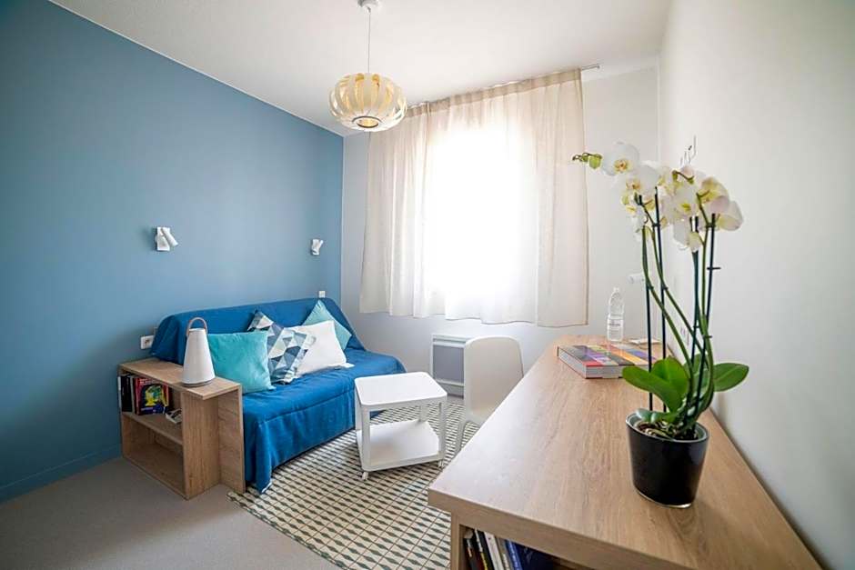 Foto 1 dari 10 — Studio Apartment