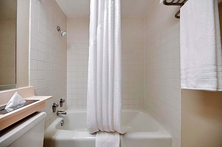 Glendale Express Hotel