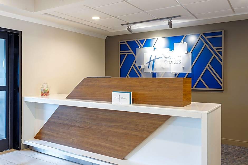 Holiday Inn Express Hotel & Suites Lancaster By IHG