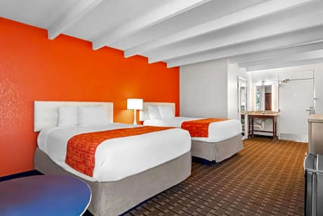 Queen Room with Two Queen Beds - Mobility Access/Non-Smoking