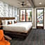 Ski Inn Taphouse Hotel