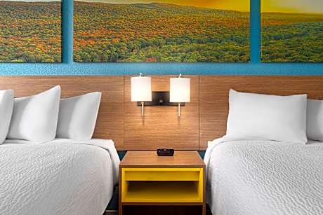 2 Double Beds Efficiency Room Non-Smoking