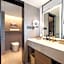 Atour Hotel Dalian Donggang Business District Gangwan Plaza