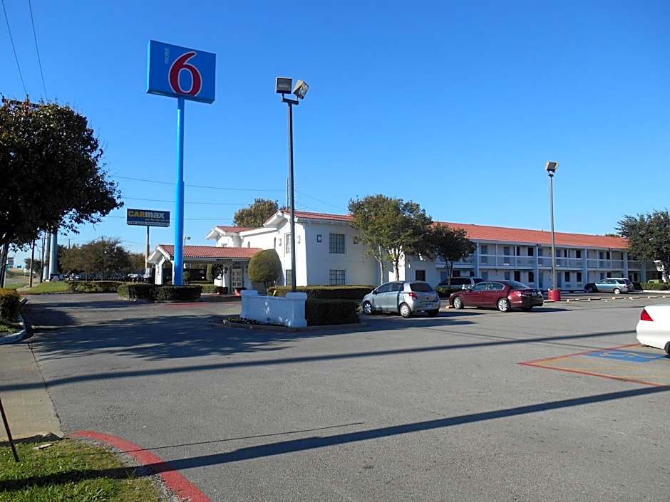 Motel 6-Garland, TX - Garland - Northwest Hwy