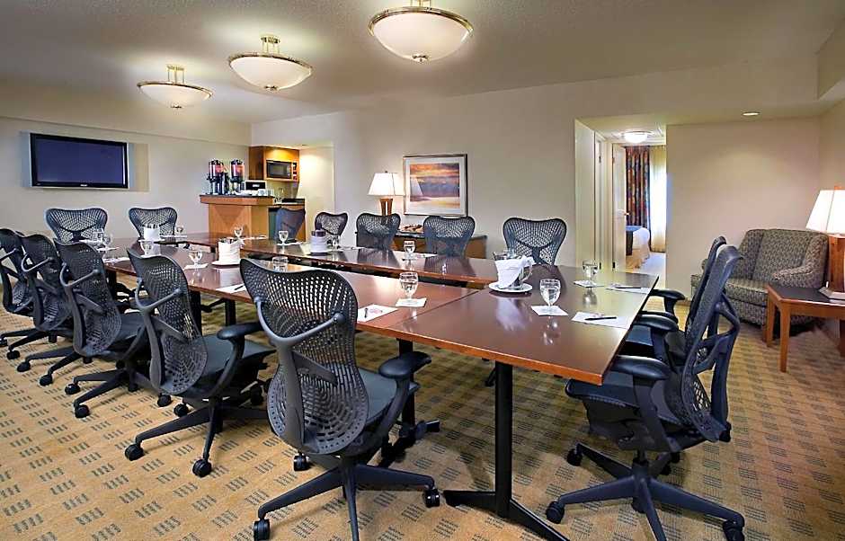 DoubleTree By Hilton Guest Suites & Conf. Center Chicago Downers Grove