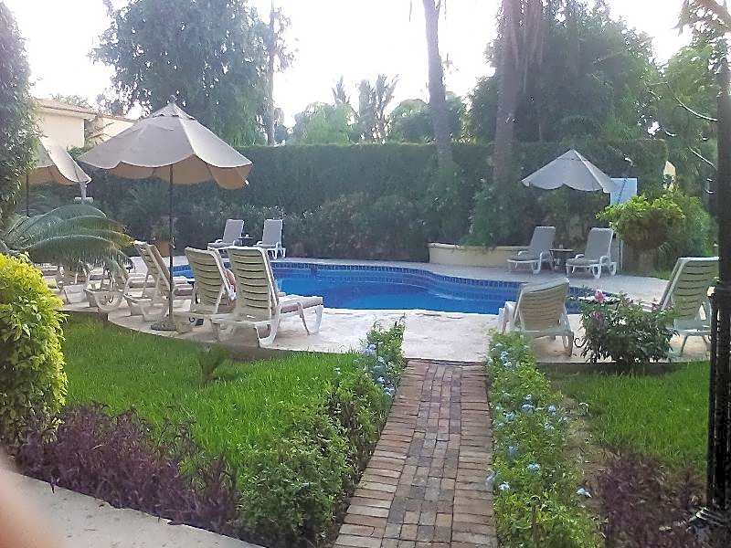 El Encanto Inn
