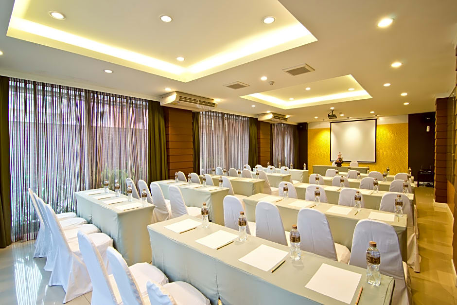 Golden Sea Pattaya Hotel