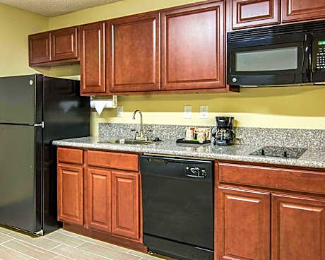 2 Double Beds, Efficiency, Suite, Nonsmoking, Accessible