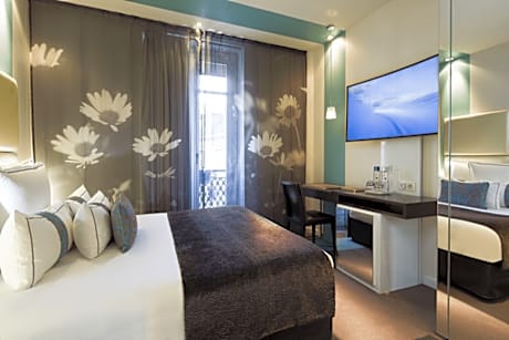 Family Adjacent Rooms
