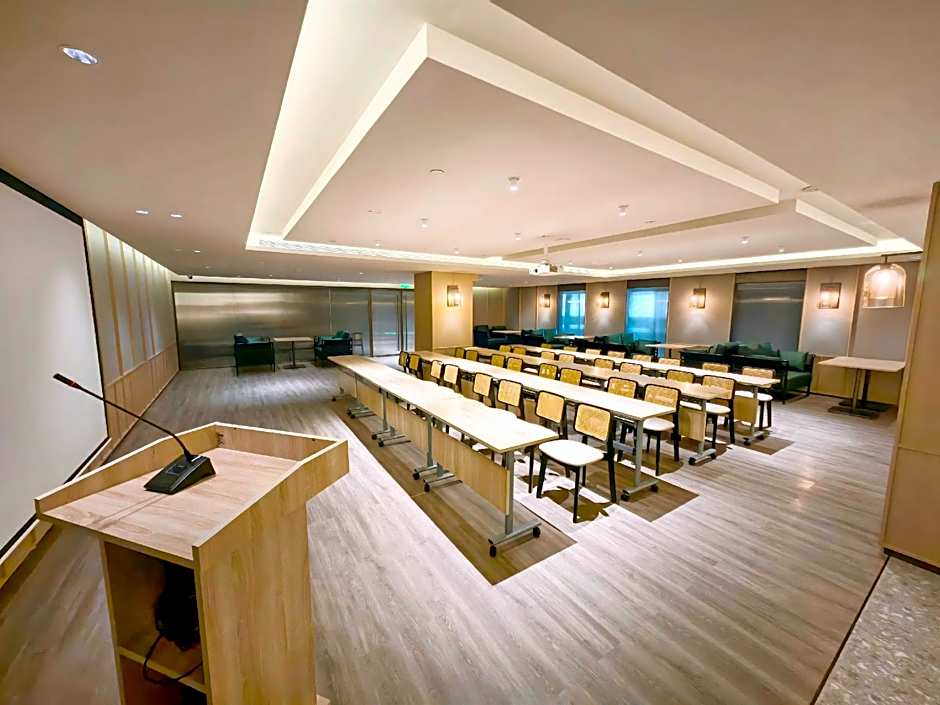 Hanting Hotel Harbin Railway Station