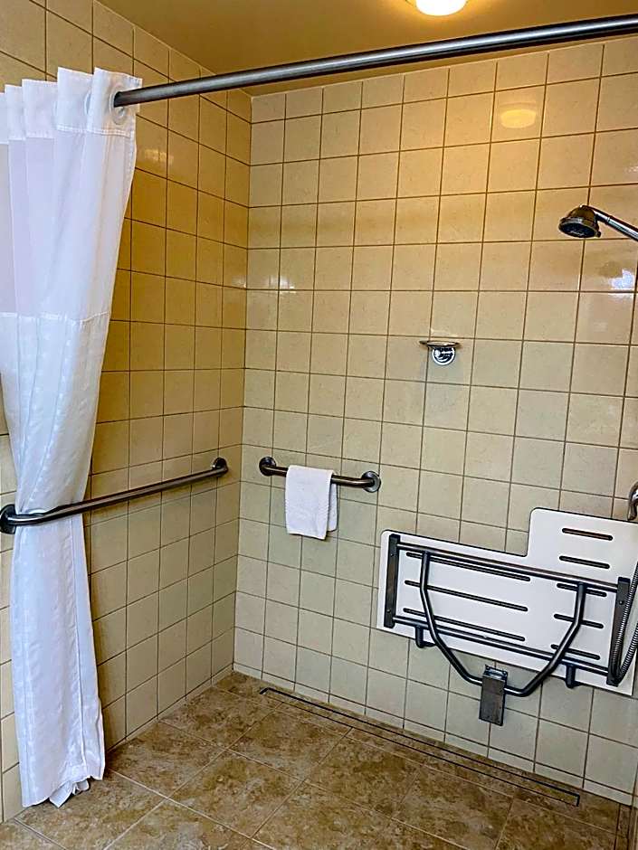 Quality Inn & Suites Sequim at Olympic National Park