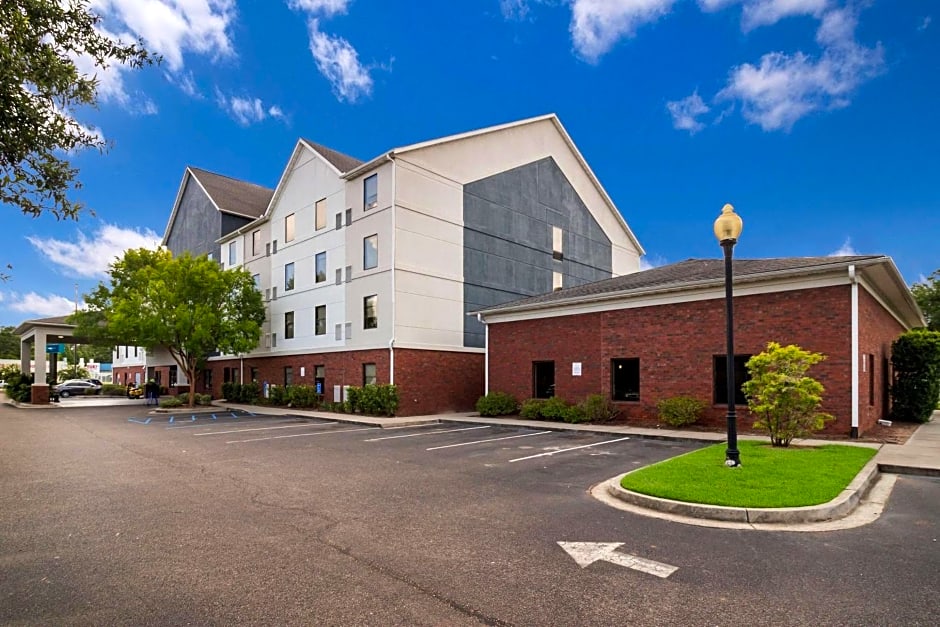 Clarion Pointe Charleston - West Ashley