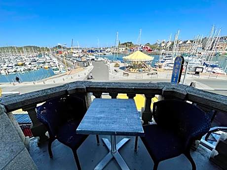 Superior Quadruple Room with Harbor View