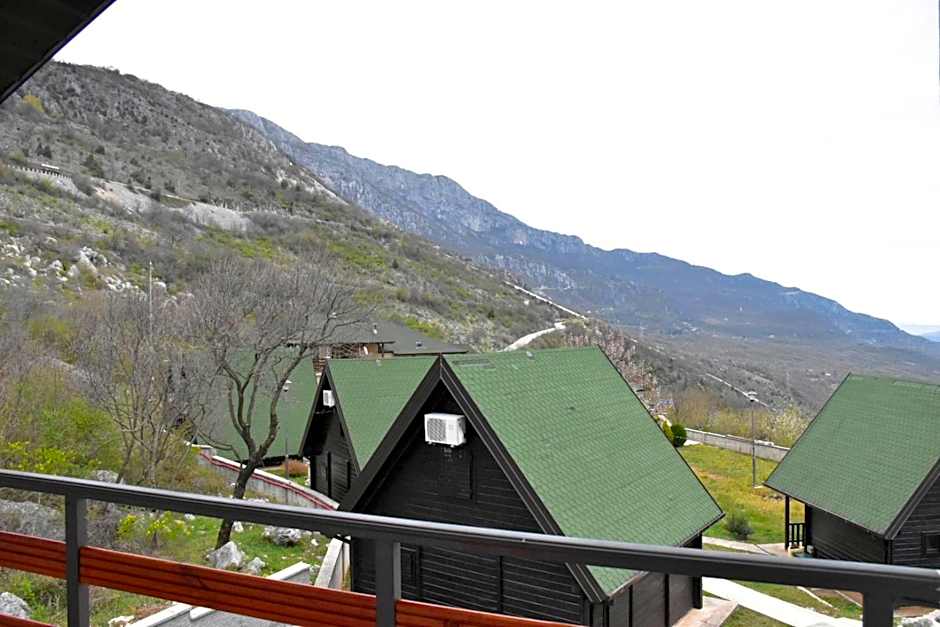 OSTROG Aparthotel KOLIBA-VLASTNIŠTVO MANASTIRA OSTROG