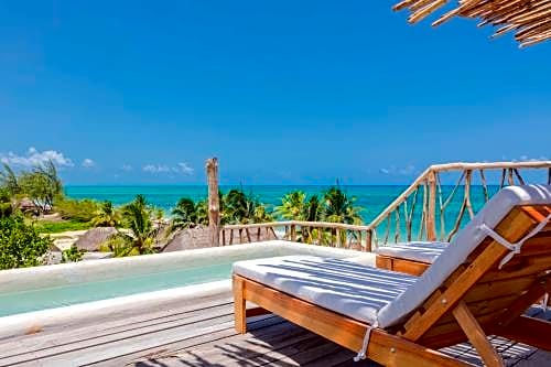 Punta Blanca Beachfront Suites