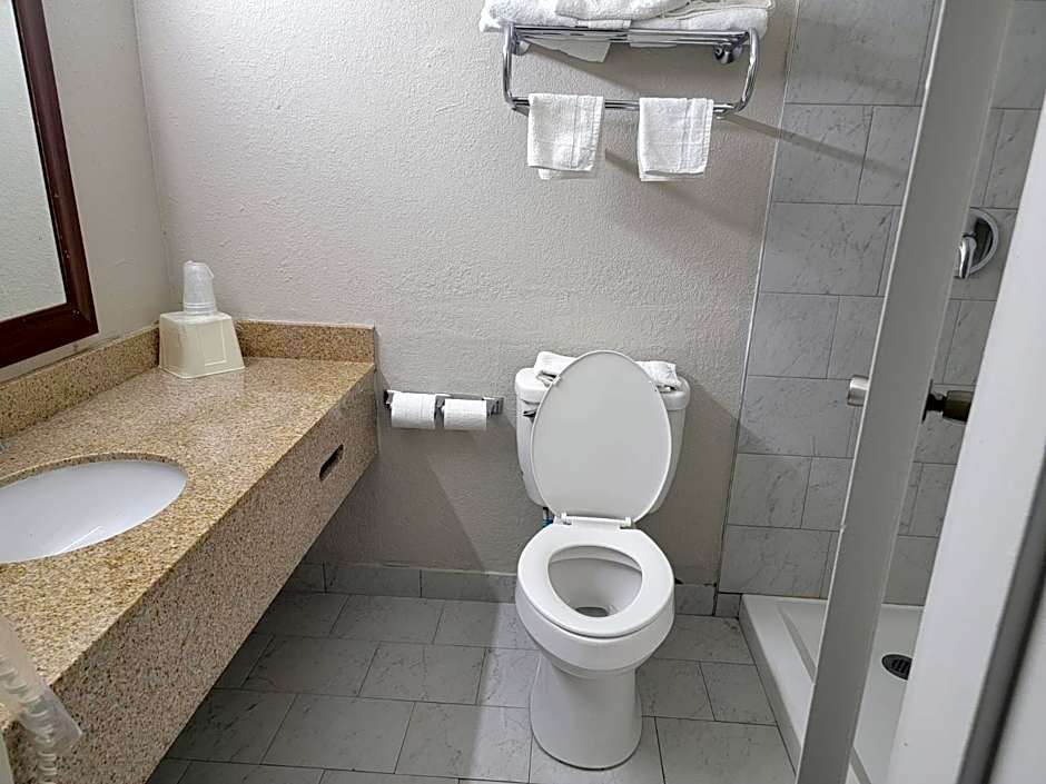 Executive Inn & Suites