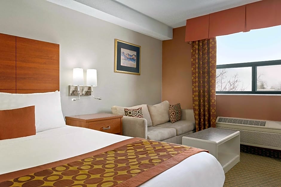 Travelodge by Wyndham Windsor