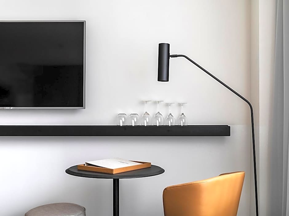 Lancemore Crossley St. Melbourne