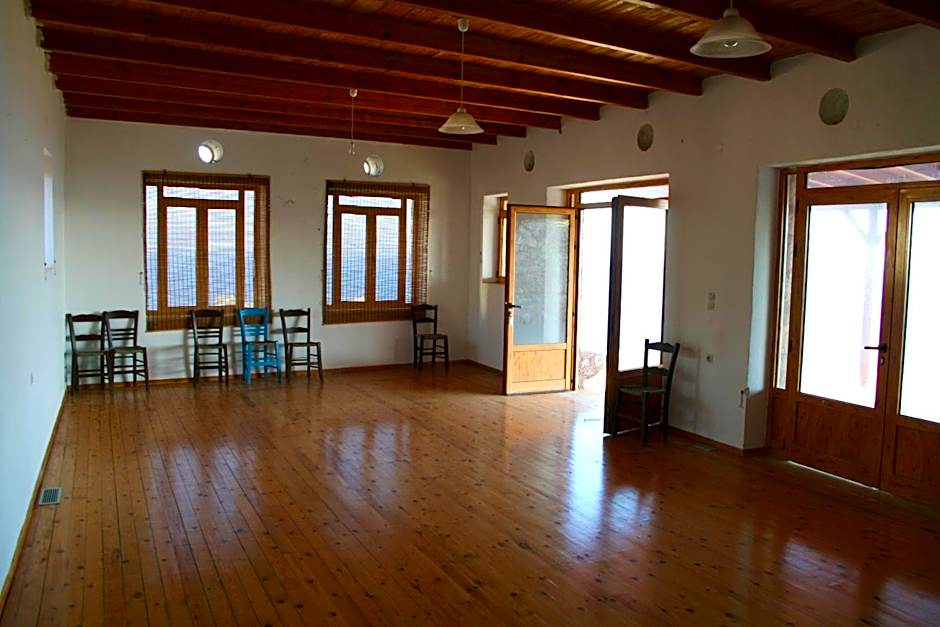 Kavos Melissa Studios