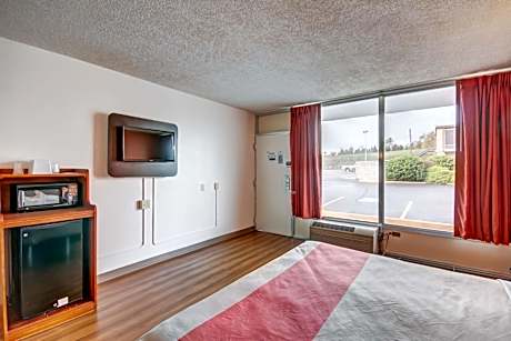 Deluxe King Room - Smoking