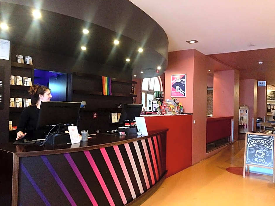 Amstel House Hostel