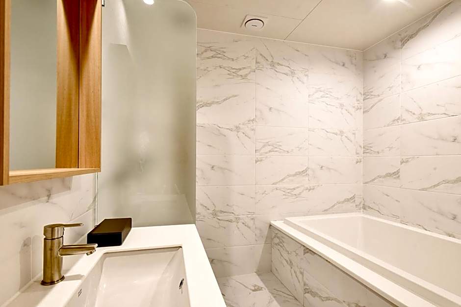 Blanc Business Hotel