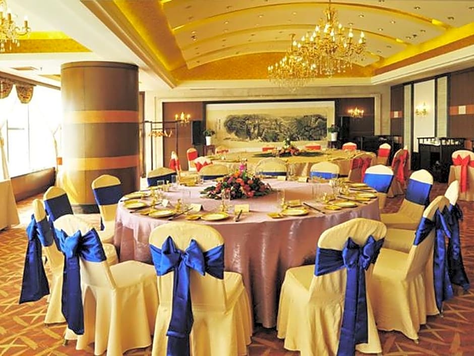 Golden Port Hotel