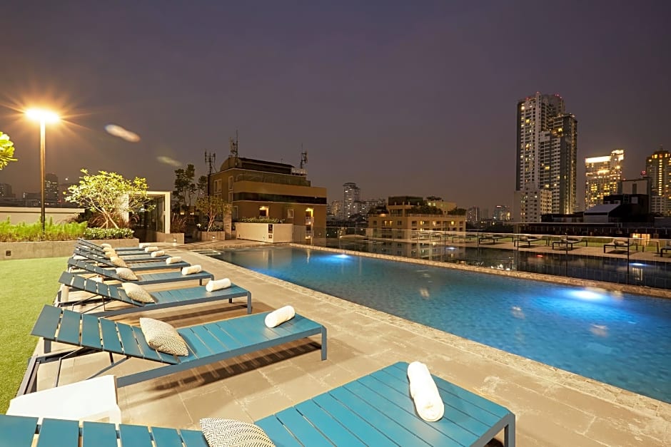 The Quarter Phromphong by UHG