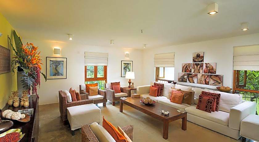 Saffron & Blue Villa