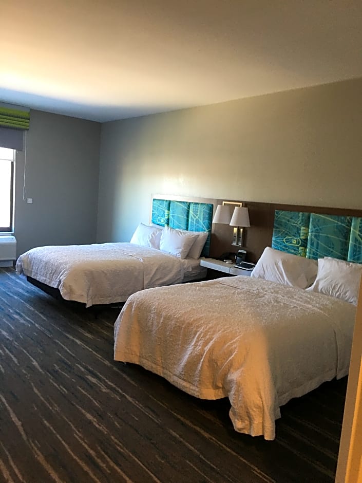 Photo 1 of 1 of 2 Queen Beds, Hearing/Mobility Accessible, Bathtub