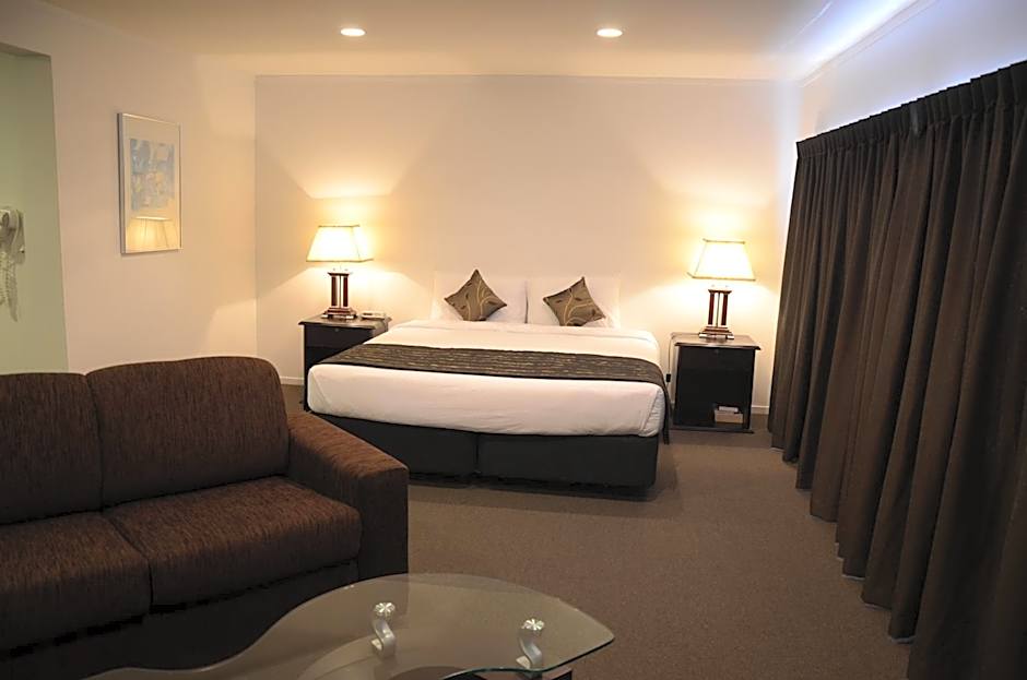 Alpers Lodge & Conference Centre