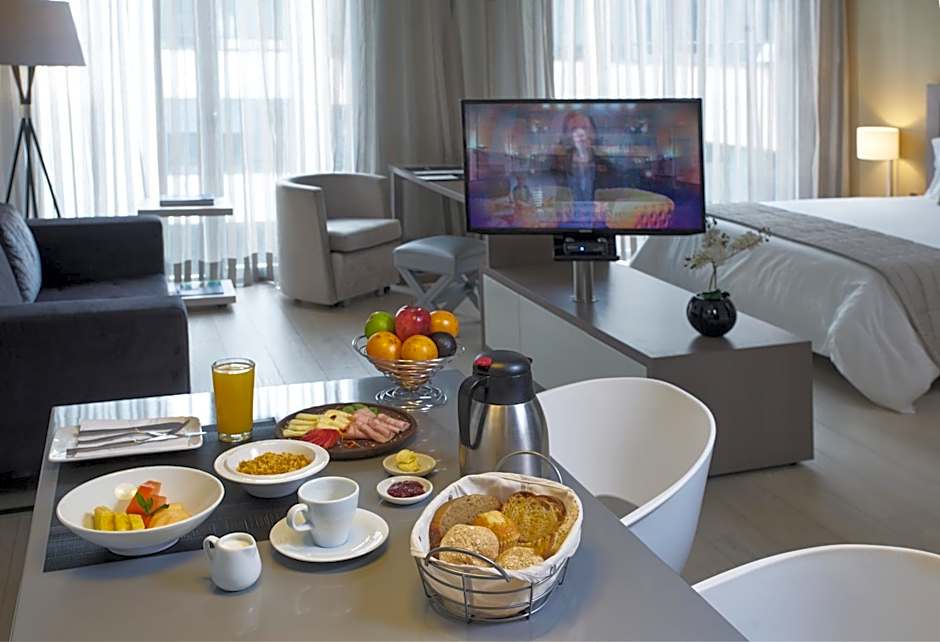 Hotel Bluedoors 100 Luxury Suites by Preferred