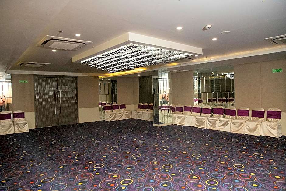 Ambar Sarovar Portico Hotel - Gandhidham