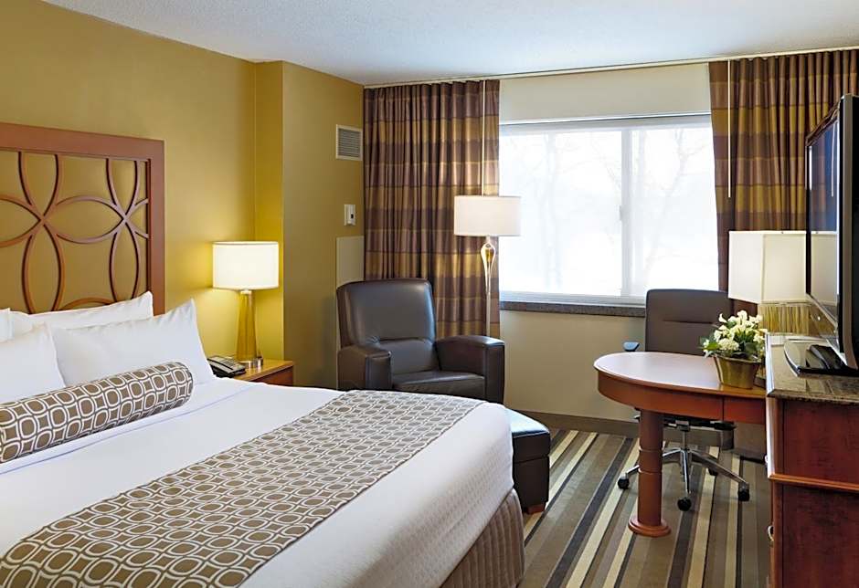 Crowne Plaza Minneapolis West By IHG